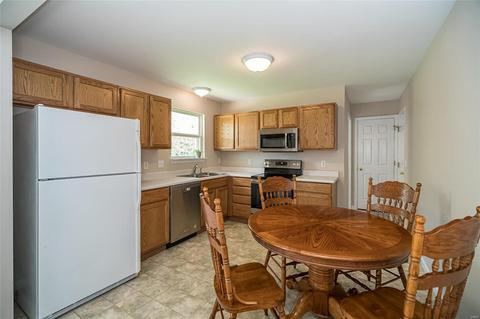 6 N Perry Dr, O'fallon, MO 63366 photo 8