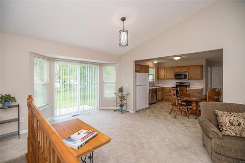 6 N Perry Dr, O'fallon, MO 63366 photo 4