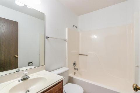 321 Birmingham Dr, O'fallon, MO 63366 photo 9