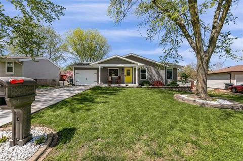 1909 Pebble Brook Dr, O'fallon, MO 63366 photo 4