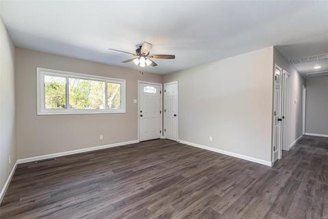 324 Spring Meadows Dr, Manchester, MO 63011 photo 3