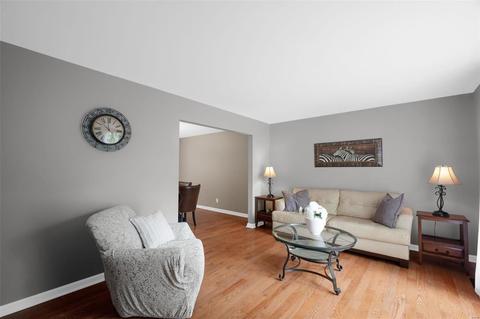 738 Carman Woods Dr, Manchester, MO 63021 photo 2