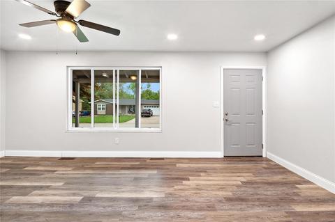 1207 Esterling, Saint Charles, MO 63301 photo 5