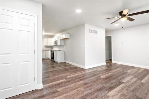 1207 Esterling, Saint Charles, MO 63301 photo 4
