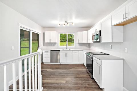 1207 Esterling, Saint Charles, MO 63301 photo 8