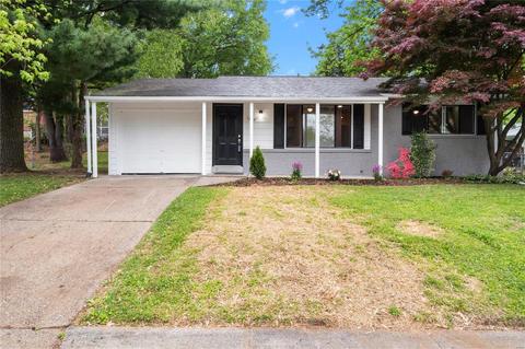 1207 Esterling, Saint Charles, MO 63301 photo 1