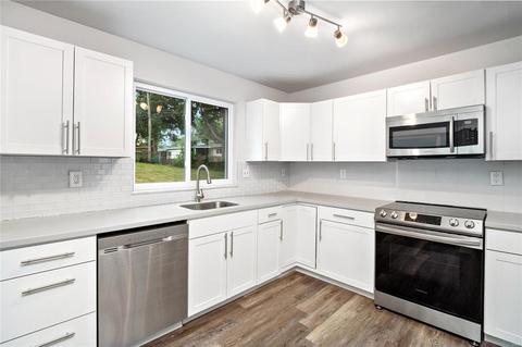 1207 Esterling, Saint Charles, MO 63301 photo 9