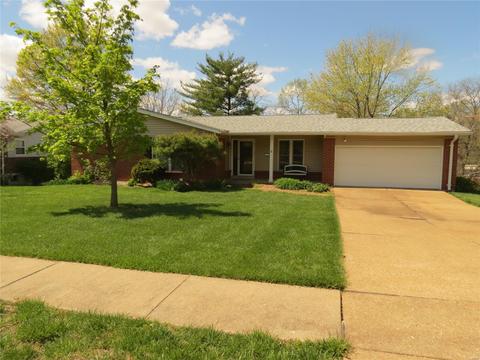 126 Timka Dr, Ballwin, MO 63011 photo 1