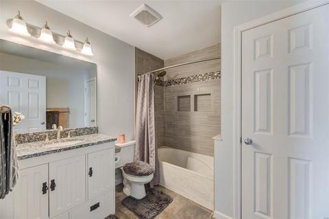 1406 Apple Valley Dr, O'fallon, MO 63366 photo 9