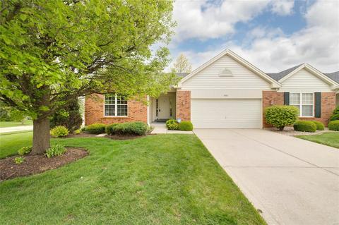 682 Hawk Run Dr, O'fallon, MO 63368 photo 1