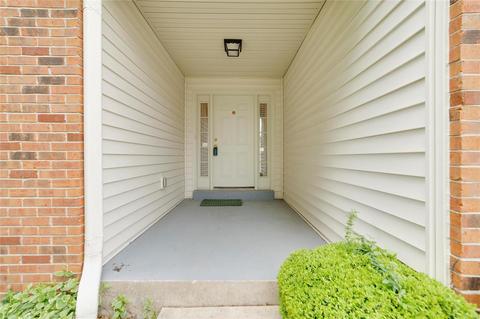 682 Hawk Run Dr, O'fallon, MO 63368 photo 2