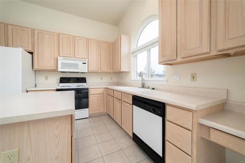 682 Hawk Run Dr, O'fallon, MO 63368 photo 8