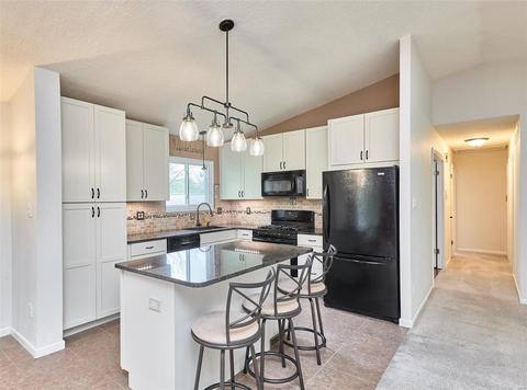 1013 Hollybend, Ballwin, MO 63021 photo 3