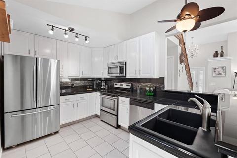 4 Bishops Crest Ct, Saint Peters, MO 63376 photo 7