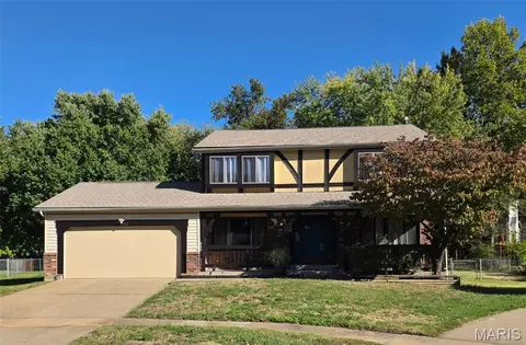 3804 Trinity Cir, Florissant, MO 63034