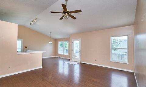 289 Grand Dr, O'fallon, MO 63366 photo 4