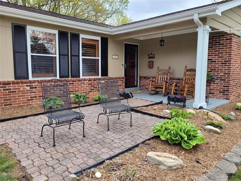 502 Ranch Dr, Manchester, MO 63011 photo 1