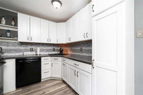 204 Bittersweet Dr, O'fallon, MO 63366 photo 9