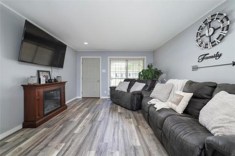 204 Bittersweet Dr, O'fallon, MO 63366 photo 5