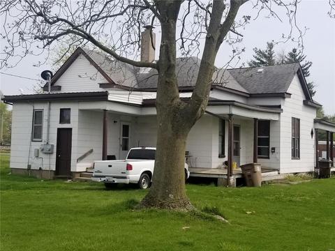 301 E First South St, Mount Olive, IL 62069 photo 1