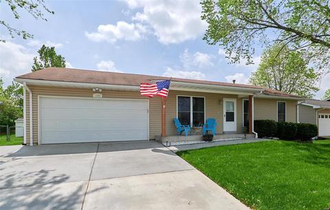 1354 Half Moon Dr, O'fallon, MO 63366 photo 1