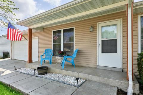 1354 Half Moon Dr, O'fallon, MO 63366 photo 2