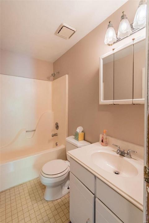 1338 White Hawk Dr, O'fallon, MO 63366 photo 12