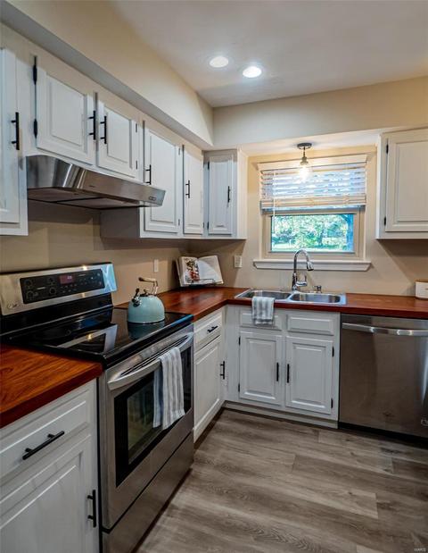 443 Paula Vale, Ballwin, MO 63021 photo 2