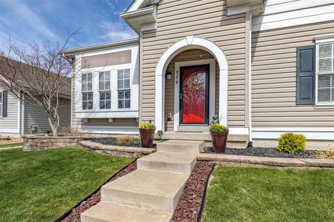 579 Misty Mountain Dr, O'fallon, MO 63368 photo 2