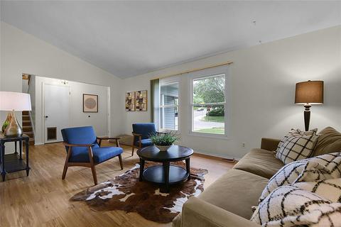 1070 Treetop Trail Dr, Manchester, MO 63021 photo 3