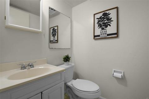 1070 Treetop Trail Dr, Manchester, MO 63021 photo 14