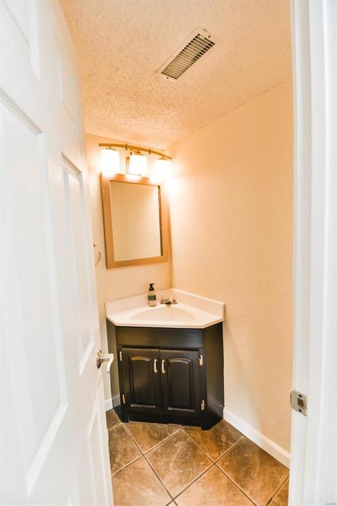 161 Carmel Woods Dr, Ellisville, MO 63021 photo 6