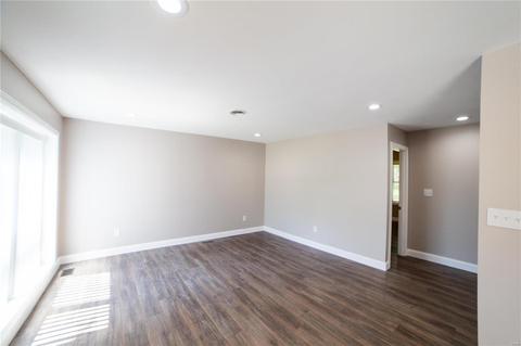 918 Crestland Dr, Ballwin, MO 63021 photo 5