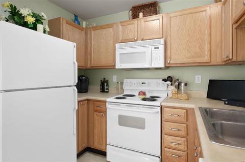 719 Hyde Dr, O'fallon, MO 63366 photo 14