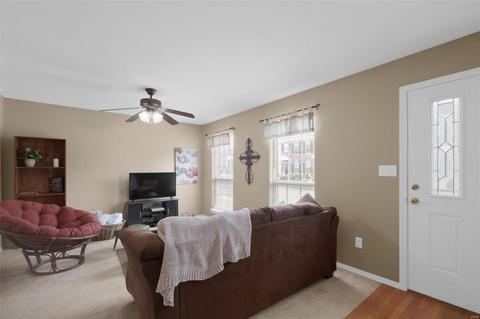 719 Hyde Dr, O'fallon, MO 63366 photo 4