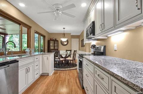 805 La Feil Dr, Manchester, MO 63021 photo 9