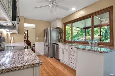805 La Feil Dr, Manchester, MO 63021 photo 7
