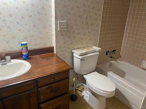 422 Country Downs, Ballwin, MO 63021 photo 8