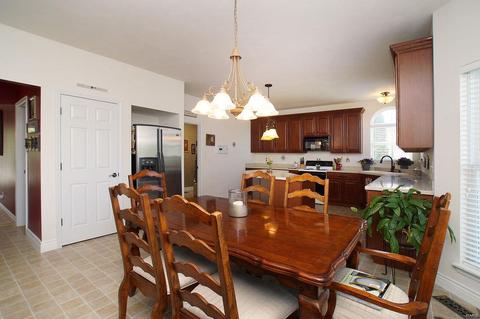 376 Carr Manor Ct, Ballwin, MO 63021 photo 14