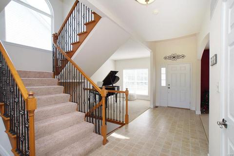 376 Carr Manor Ct, Ballwin, MO 63021 photo 3