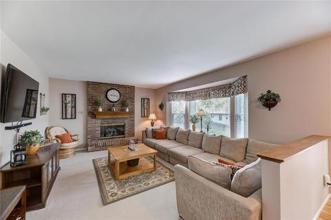 1016 Columbard Dr, Ballwin, MO 63021 photo 3