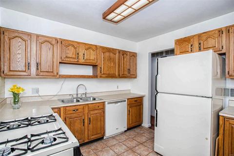 235 Old Ballwin Rd, Ballwin, MO 63021 photo 11