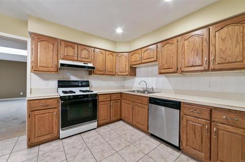 32 James Ct, Ballwin, MO 63021 photo 13