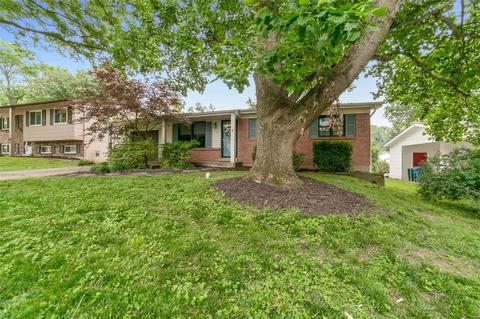 32 James Ct, Ballwin, MO 63021 photo 2