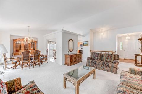 1386 Arbor Bluff Cir, Ballwin, MO 63021 photo 2