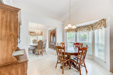 1386 Arbor Bluff Cir, Ballwin, MO 63021 photo 5