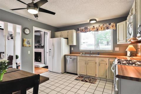 211 Shadyoak Dr, Ballwin, MO 63021 photo 13