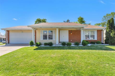 1016 Summer Tree Dr, Ballwin, MO 63011 photo 1