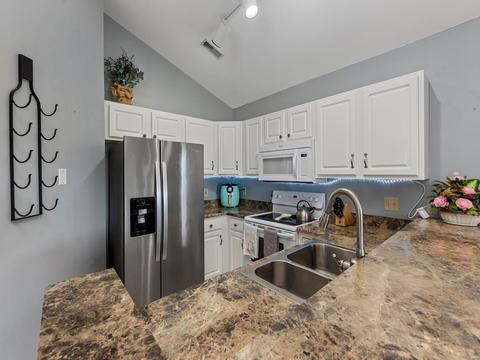 1642 Whispering Creek Dr #C, Ballwin, MO 63021 photo 5
