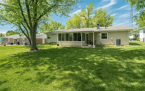 910 Parkwatch Dr, Ballwin, MO 63011 photo 33